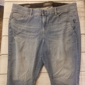 Torrid Bombshell Skinny Crop Jean's. Size 24.